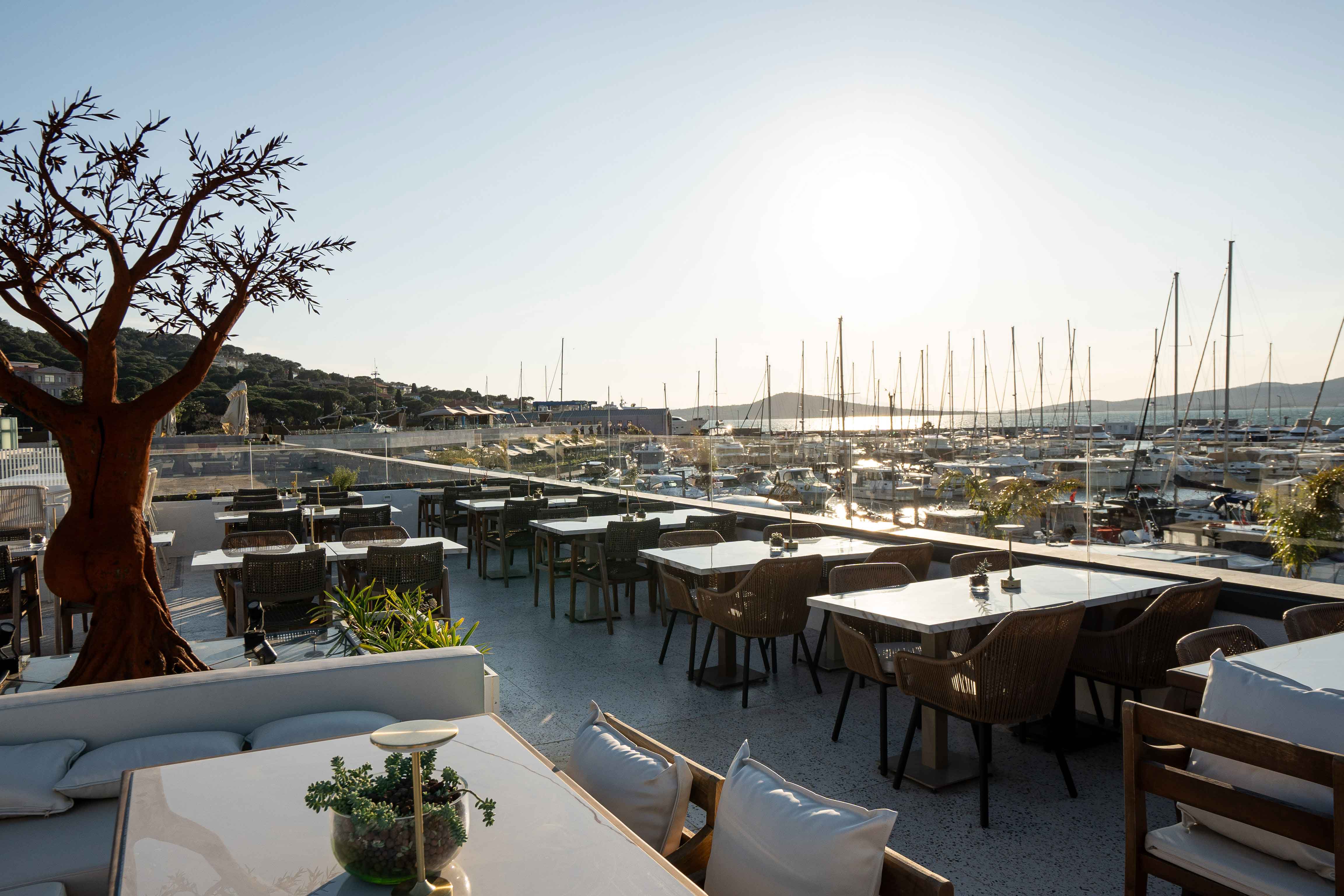 Restaurant ambiance